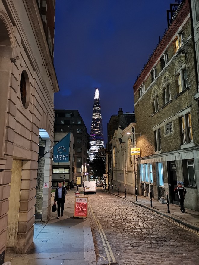 Mate 20 Pro so kè iPhone XS Max và Note 9 - Ai là ông hoàng chụp ảnh? - 8