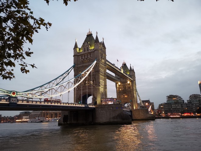 Mate 20 Pro so kè iPhone XS Max và Note 9 - Ai là ông hoàng chụp ảnh? - 11