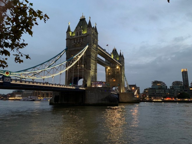 Mate 20 Pro so kè iPhone XS Max và Note 9 - Ai là ông hoàng chụp ảnh? - 12