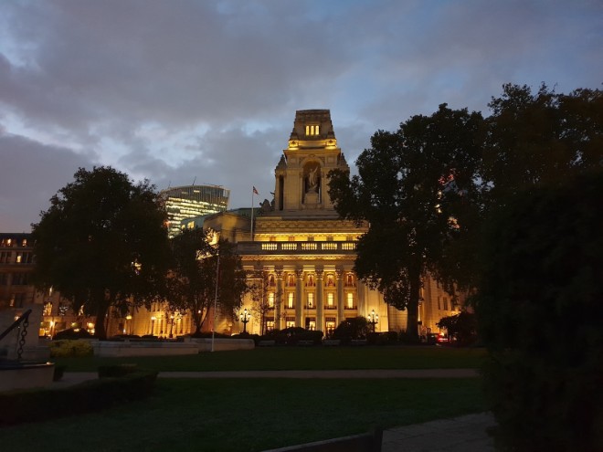 Mate 20 Pro so kè iPhone XS Max và Note 9 - Ai là ông hoàng chụp ảnh? - 3