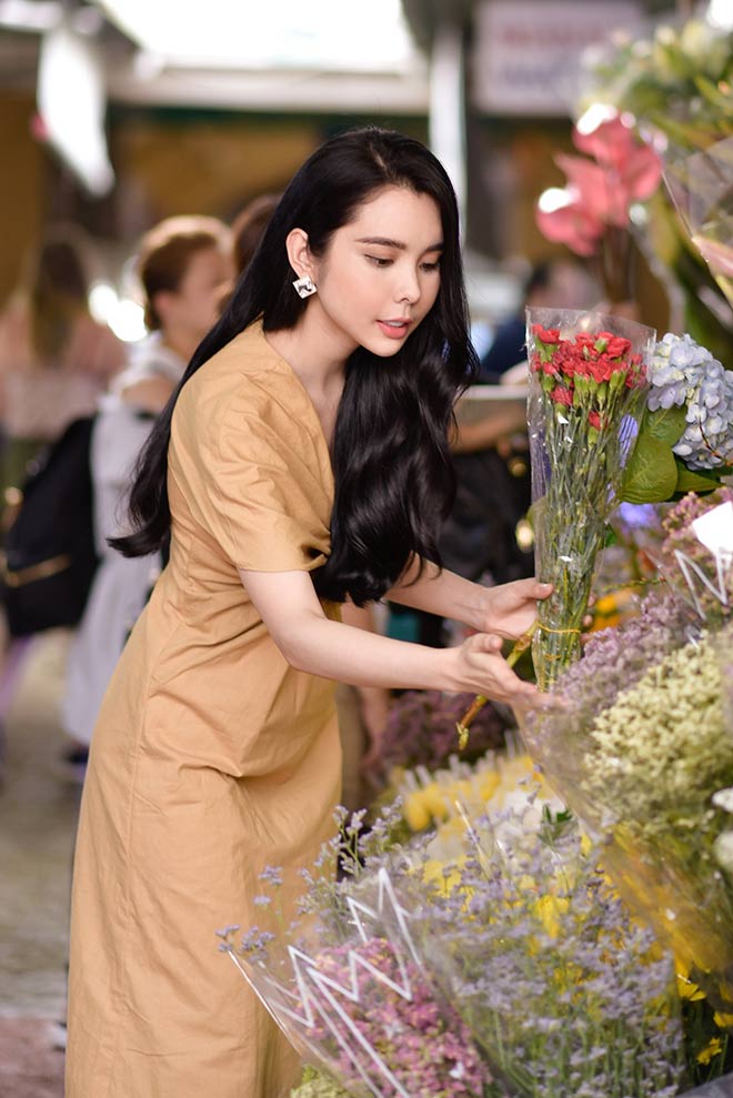 Huỳnh Vy kêu gọi bạn bè quốc tế đến TP.HCM khám phá du lịch, uổng café, ngồi xích lô và tập thể dục - 4