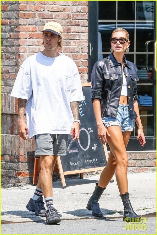 Justin Bieber and his fiancée prefer a simple style even though they are super rich - 9