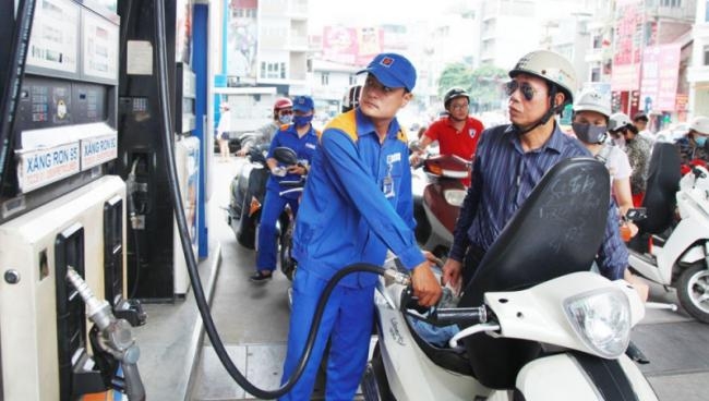 Giá xăng có thể đã phải tăng “khủng” 1.500 đồng/lít - 1
