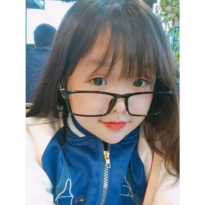 Nữ sinh 19 tuổi với thân hình "em bé 6 tuổi" gây ngỡ ngàng - 8