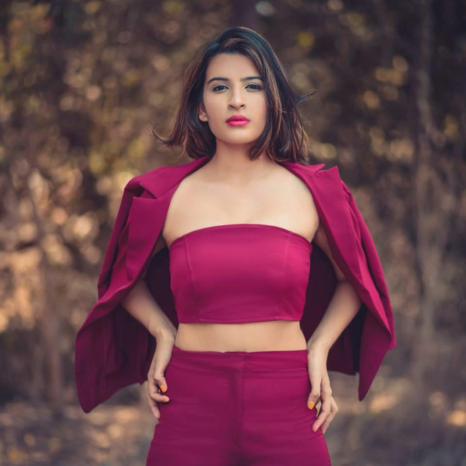 Người mẫu Ấn Độ xinh đẹp bị sát hại, giấu xác trong vali bỏ bên đường - 1