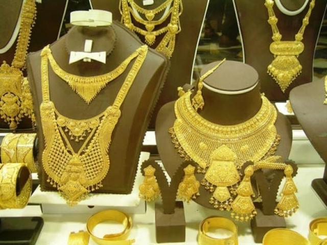 Tài chính - Bất động sản - Giá vàng hôm nay 19/10: Tiền bỏ chạy khỏi chứng khoán, vàng tăng mạnh