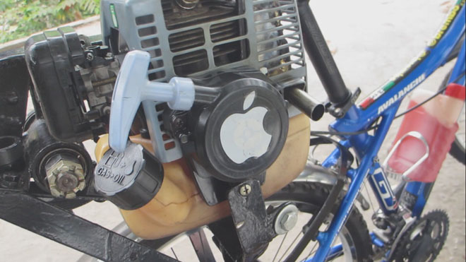 Xe đạp có động cơ máy cắt cỏ độc nhất vô nhị ở miền Tây - 3