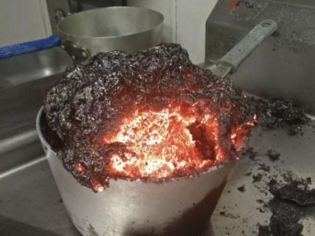 Ẩm thực - Cười ra nước mắt khi các đấng mày râu đích thân vào bếp