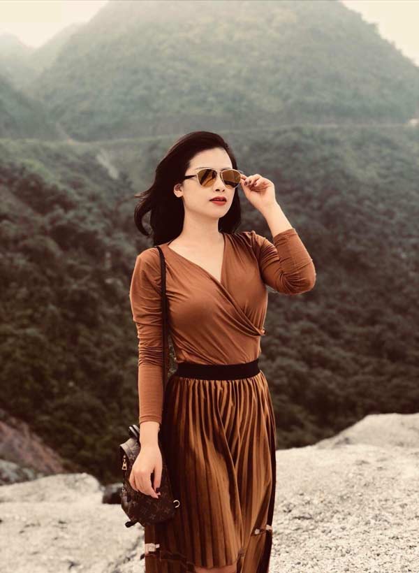 Không chỉ sexy, Dương Hoàng Yến còn nổi bật nhờ loạt hàng hiệu - 7