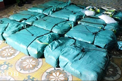 Trắng đêm truy bắt kẻ vận chuyển 308,6kg ma túy đá - 3