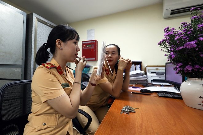 Ngày 20-10 của nữ CSGT Thủ đô xinh đẹp - 2