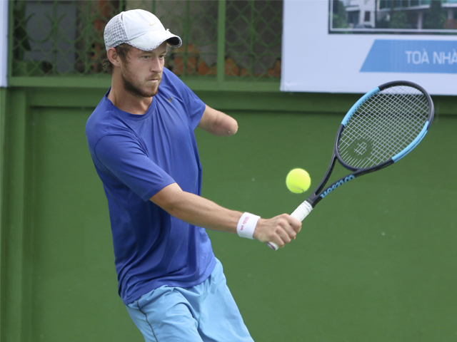 Thể thao - Tay vợt bị cụt 1 tay gây sốt ở Việt Nam: Muốn có bạn gái Việt