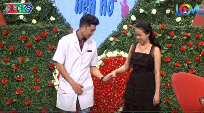 Bạn muốn hẹn hò: Chàng y sĩ quá đẹp trai khiến cô gái chủ động tỏ tình - 4