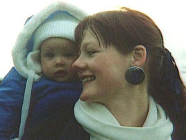 Thế giới - Bí ẩn về bé gái trong vụ nổ máy bay giết chết 259 người