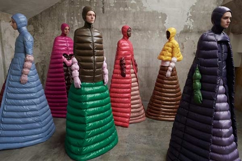 Diện toàn hàng hiệu nhưng vẫn kém sang và đây là lý do - 3