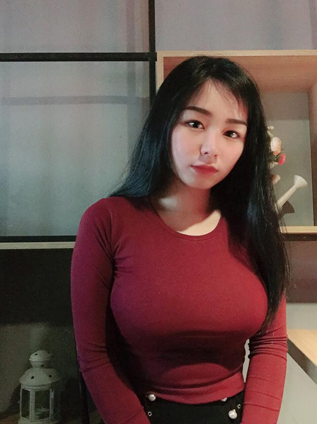 Thiên Di cũng không ngại chia sẻ những khoảnh khắc gợi cảm của mình trên mạng xã hội dù nhận phải nhiều ý kiến trái chiều.