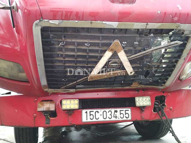 Hy hữu: Giải cứu xe container rơi xuống Vịnh Hạ Long - 3