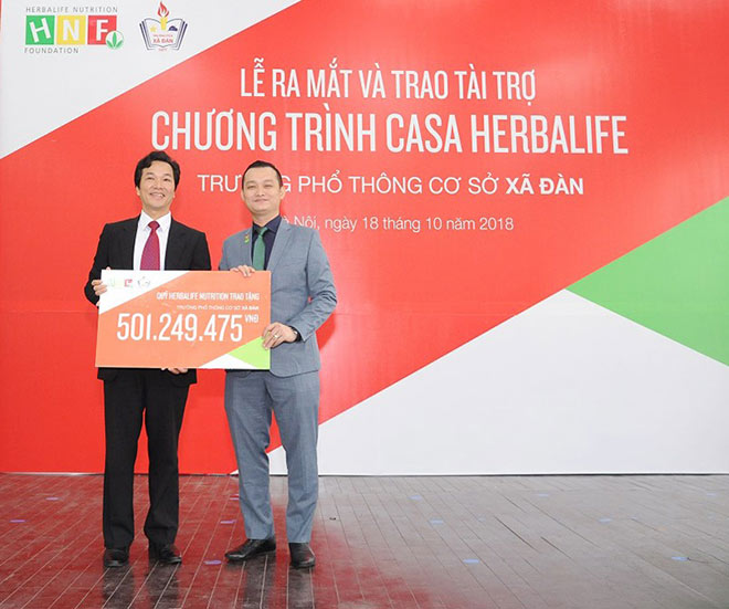 Gần 500 học sinh có hoàn cảnh khó khăn được hỗ trợ từ quỹ Herbalife Nutrition - 1