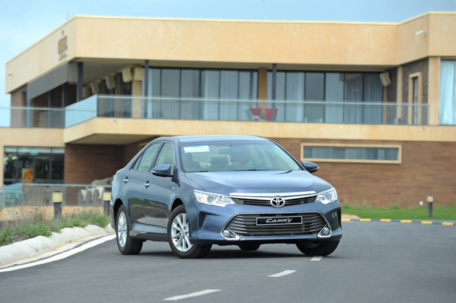 Giá xe Toyota Camry 2018 cập nhật mới nhất tháng 10/2018 - 2