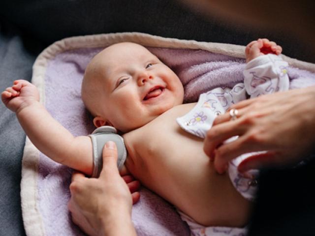 Bạn trẻ - Cuộc sống - Bí mật khủng khiếp sau khi xếp hàng chọn bố cho con