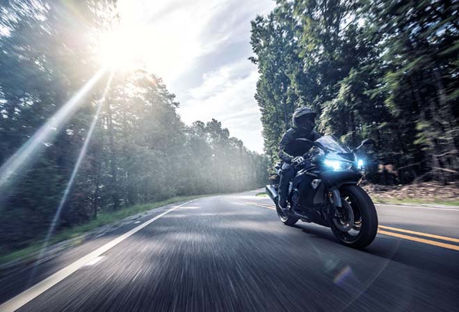 Đối thủ của &#34;Ngựa hoang&#34; Yamaha YZF-R6 ra mắt, sẽ về Việt Nam? - 1