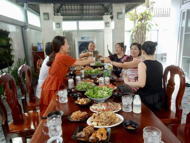 Mái ấm hạnh phúc của vợ chồng NSND Hồng Vân sau 15 năm hôn nhân - 7