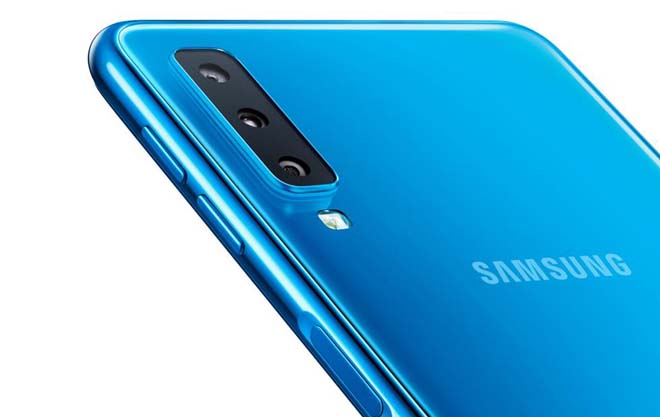 Bphone 3 so găng Galaxy A7 2018: "Mèo nào cắn mỉu nào"? - 4