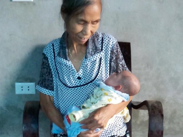 Tin tức trong ngày - Chuyện xúc động về con trai của cặp vợ chồng chết cháy ở Đê La Thành