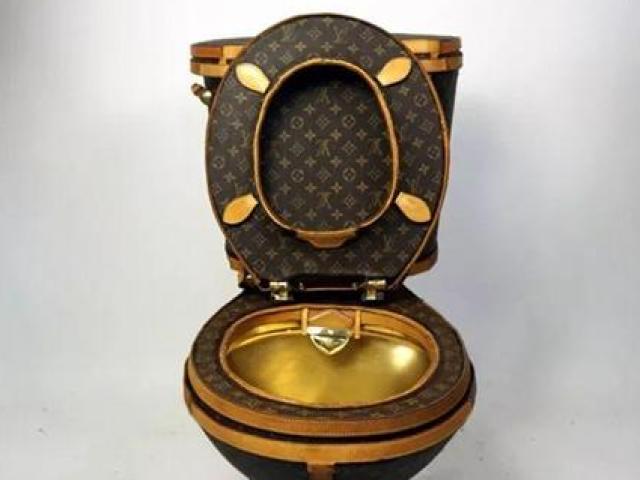 Thị trường - Tiêu dùng - Bồn cầu của giới siêu giàu cũng phải ngầu như thế này mới chịu