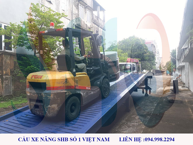 Cầu xe nâng Container - Dụng cụ không thể thiếu trong các nhà máy sản xuất - 1