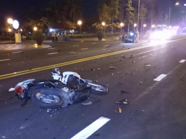 Tin tức trong ngày - Chạy xe máy tông 2 nữ sinh, 3 người thương vong