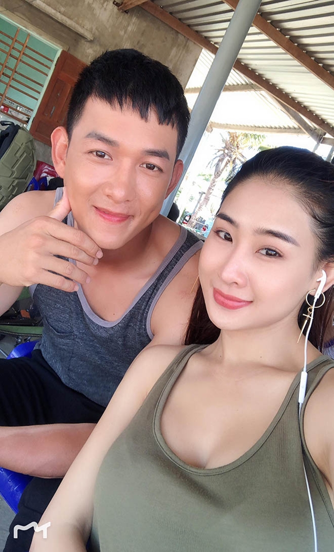 Trong phim, nhân vật bà chủ quán bar tên Trang thoại chủ yếu với nam chính điển trai. DJ Oxy chia sẻ, cô được Song Luân chia sẻ về kinh nghiệm diễn xuất, hỗ trợ khá nhiều trên trường quay.