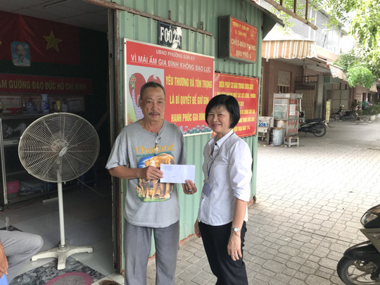 32 người được thưởng &#34;nóng&#34; khi phát hiện đổ rác, tè bậy - 1