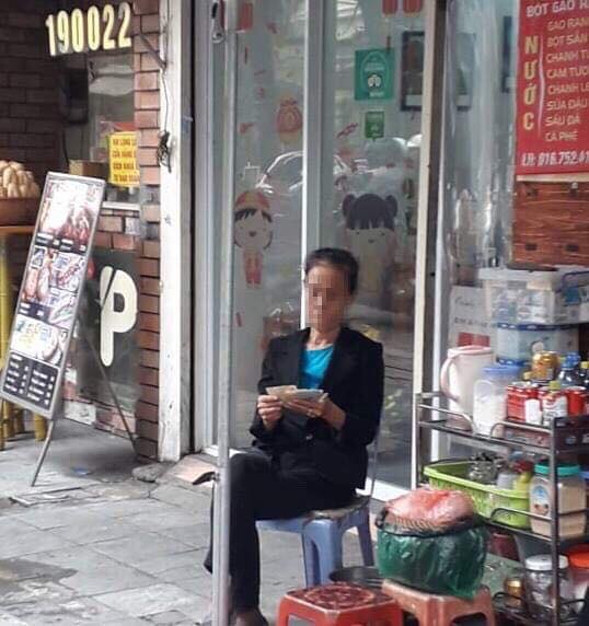 Nhộn nhịp thị trường mua bán ngoại tệ tại &#34;chợ đen&#34; và tiệm vàng - 1