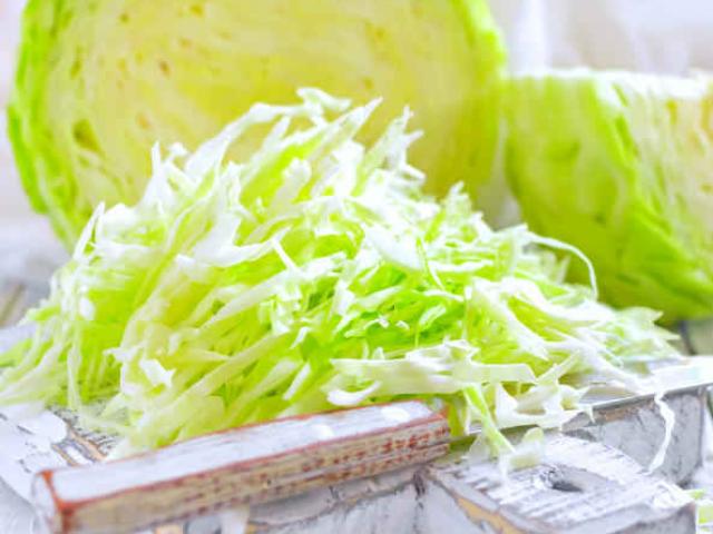 Bài thuốc dân gian - Lợi ích sức khỏe của nước ép cải bắp với chanh