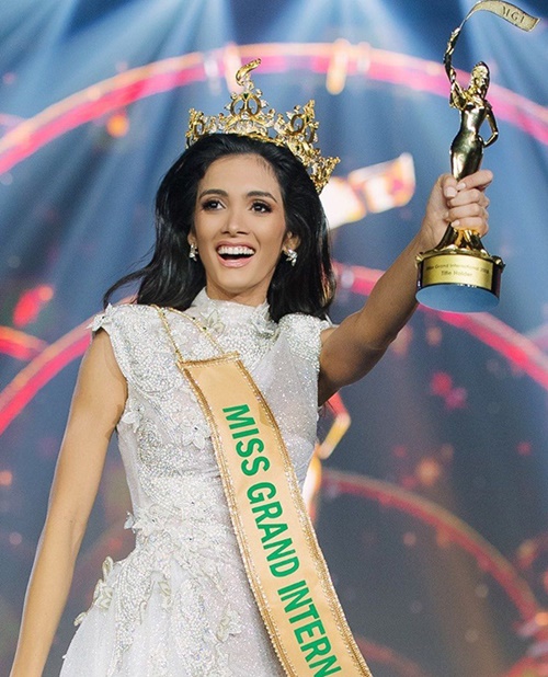 Nhan sắc tựa nữ thần Hy Lạp của "Hoa hậu ngất xỉu" - 1