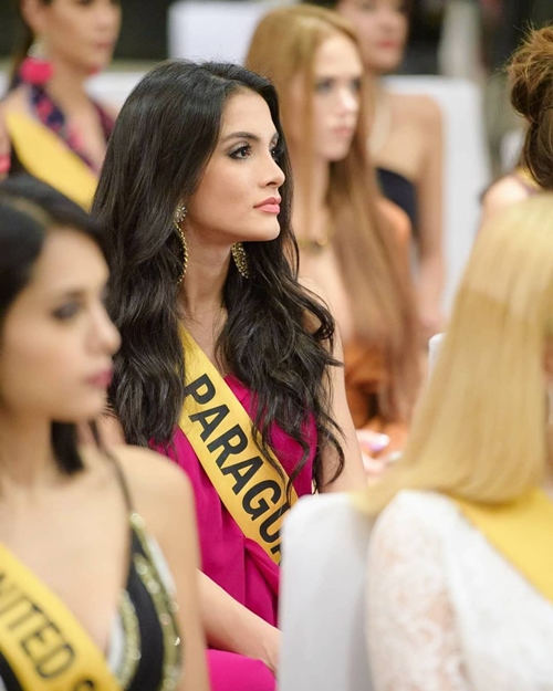 Nhan sắc tựa nữ thần Hy Lạp của "Hoa hậu ngất xỉu" - 5