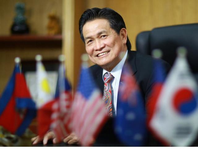 Sau nhiều năm vắng bóng, đại gia giàu bậc nhất Việt Nam trở lại sàn chứng khoán