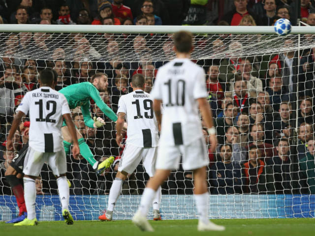Mourinho cảnh báo MU: Juventus - Ronaldo sắp “cướp” De Gea 0 đồng