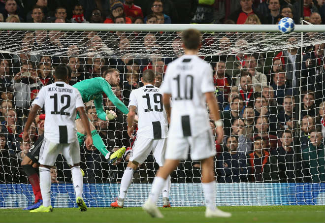 Mourinho cảnh báo MU: Juventus - Ronaldo sắp “cướp” De Gea 0 đồng - 1