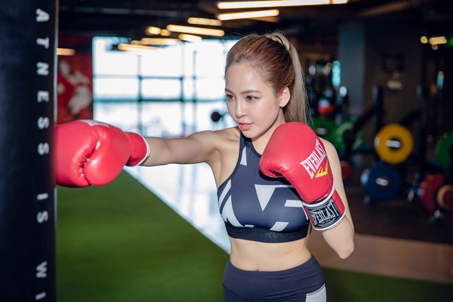 Trâm Anh World Cup: "Tôi từng nói dối mẹ xin tiền học để phẫu thuật thẩm mỹ" - 3