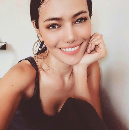 Suýt hỏng mắt vì nối mi bằng keo con voi, keo dán móng - 1