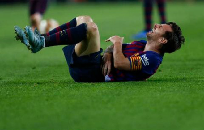 Barca sinh biến “Siêu kinh điển”: Messi gãy tay vẫn lấn quyền Valverde - 1