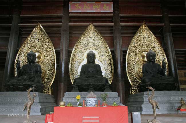 Chùa Tam Chúc uy nghiêm nơi tiên cảnh &#34;Vịnh Hạ Long trên cạn&#34; - 4