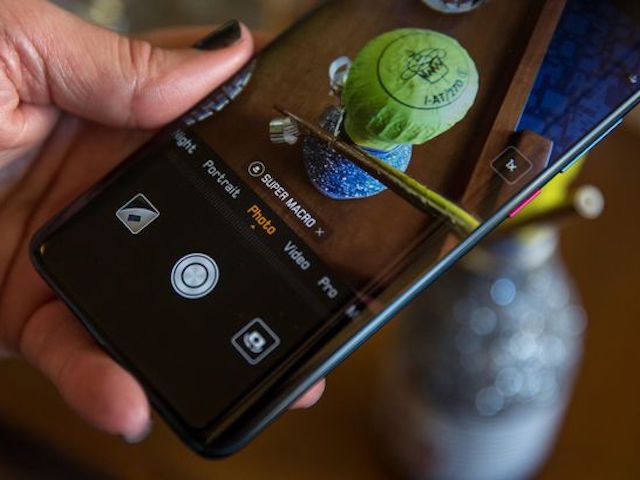 Công nghệ thông tin - Tổng thống Trump được khuyên nên thay iPhone bằng Huawei để tránh nghe lén