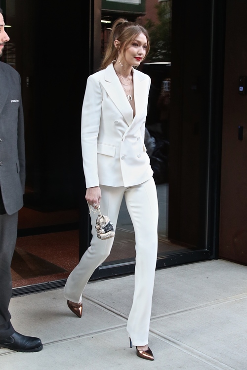 Bộ sưu tập túi siêu nhỏ nhưng siêu đắt của Gigi Hadid - 2