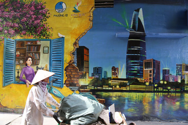 Bức tường xấu xí giữa phố Sài Gòn thành tranh 3D nghệ thuật - 10