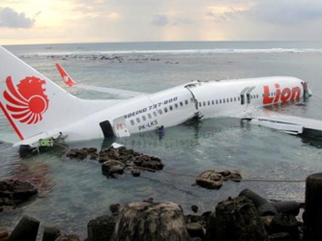 Máy bay Indonesia rơi xuống biển: Điều kỳ diệu từng xảy ra năm 2013!