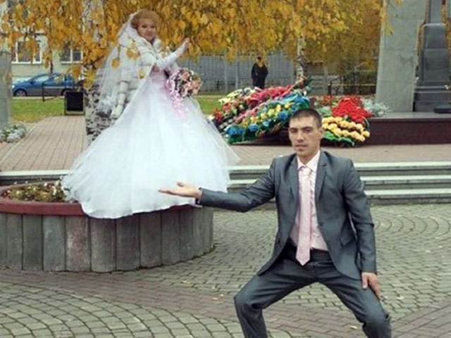 Tranh vui - Đang đi làm thì bỗng dưng "xúc" được vợ