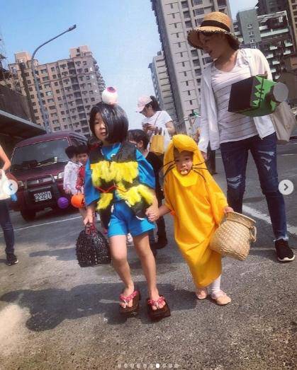 Cô bé Vô Diện đình đám năm nào giờ tái xuất Halloween cực chất - 5